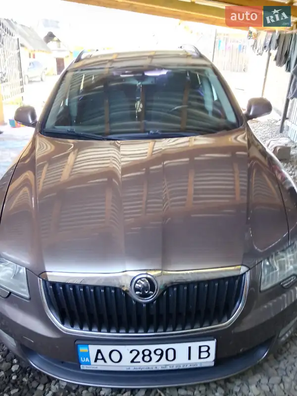 2011 skoda superb