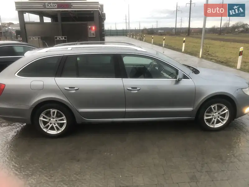 2011 skoda superb
