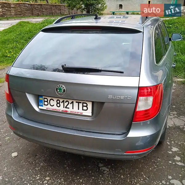 2012 skoda superb