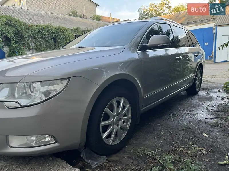2010 skoda superb