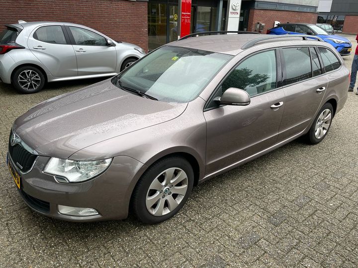 2011 skoda superb