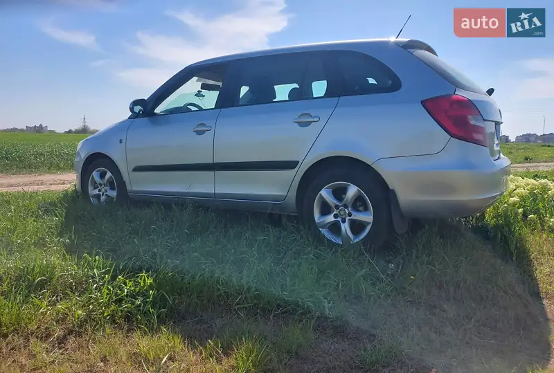 2011 skoda fabia