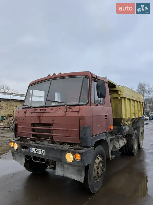 1990 tatra 8152