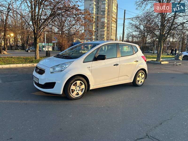 2012 kia venga