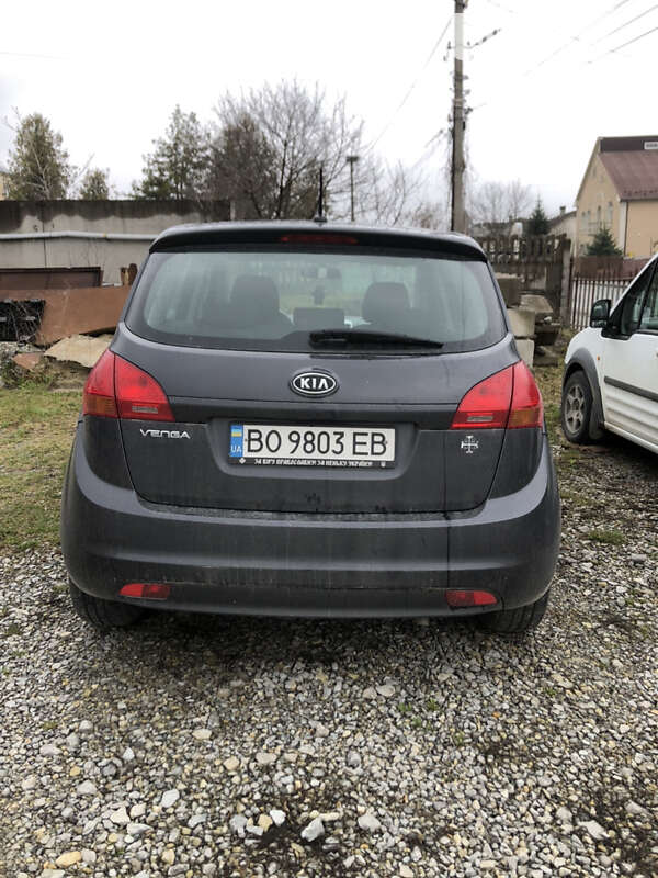 2012 kia venga