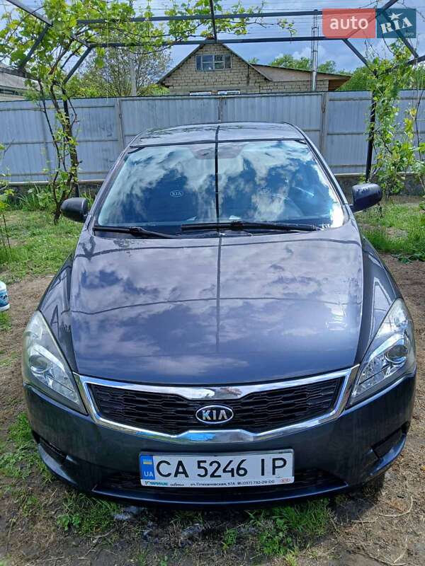 2011 kia ceed