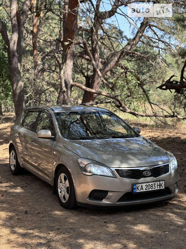 2011 kia ceed