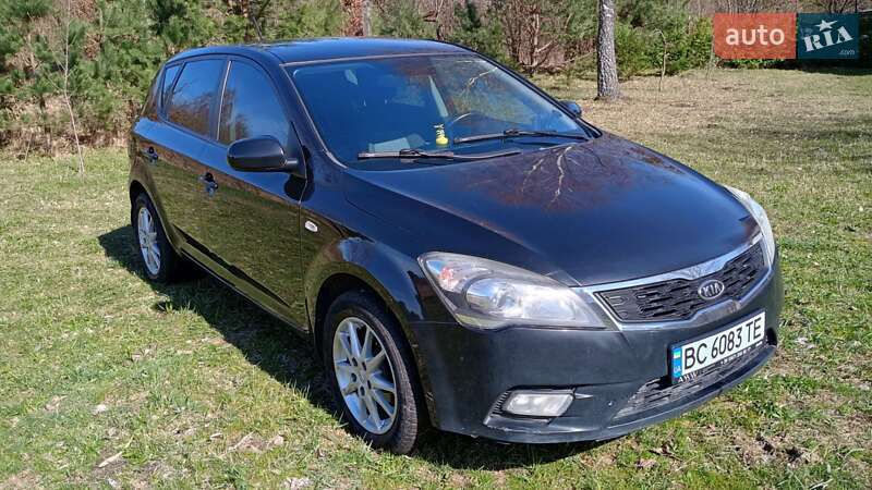 2012 kia ceed