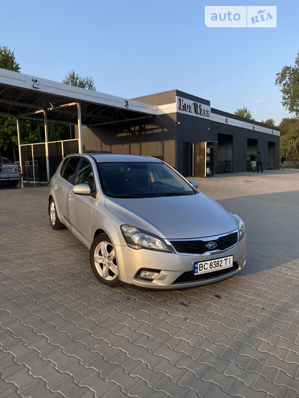 2011 kia ceed