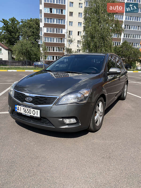 2011 kia ceed