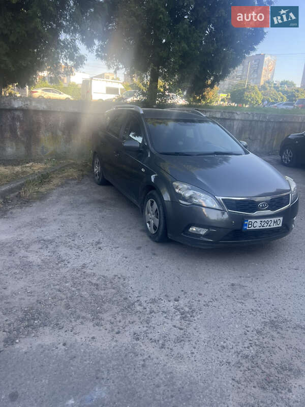 2011 kia ceed
