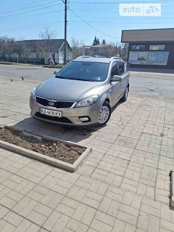 2011 kia ceed