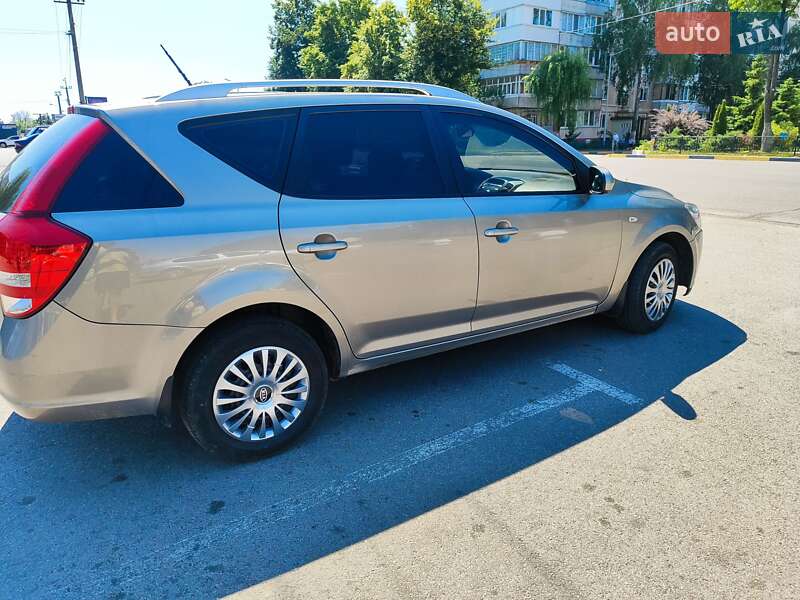 2011 kia ceed