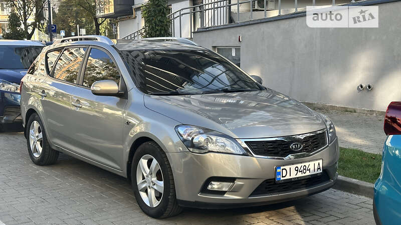 2011 kia ceed