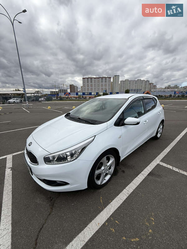 2012 kia ceed