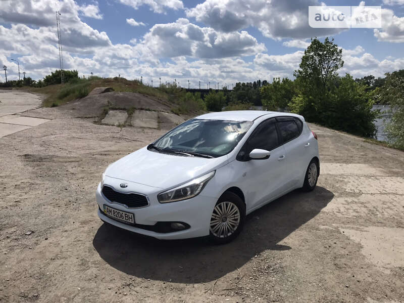 2012 kia ceed