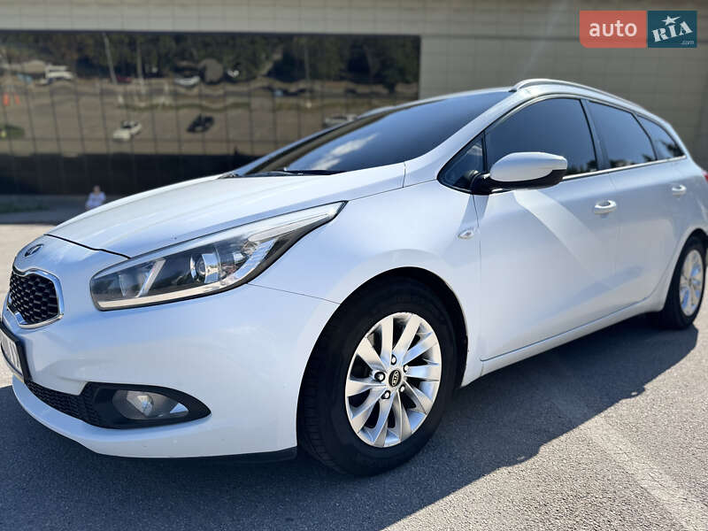 2012 kia ceed