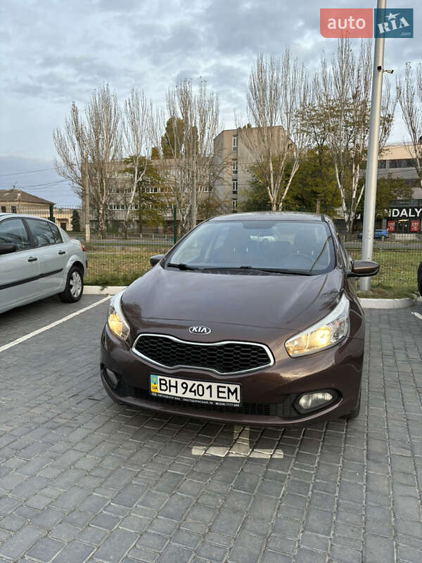 2013 kia ceed