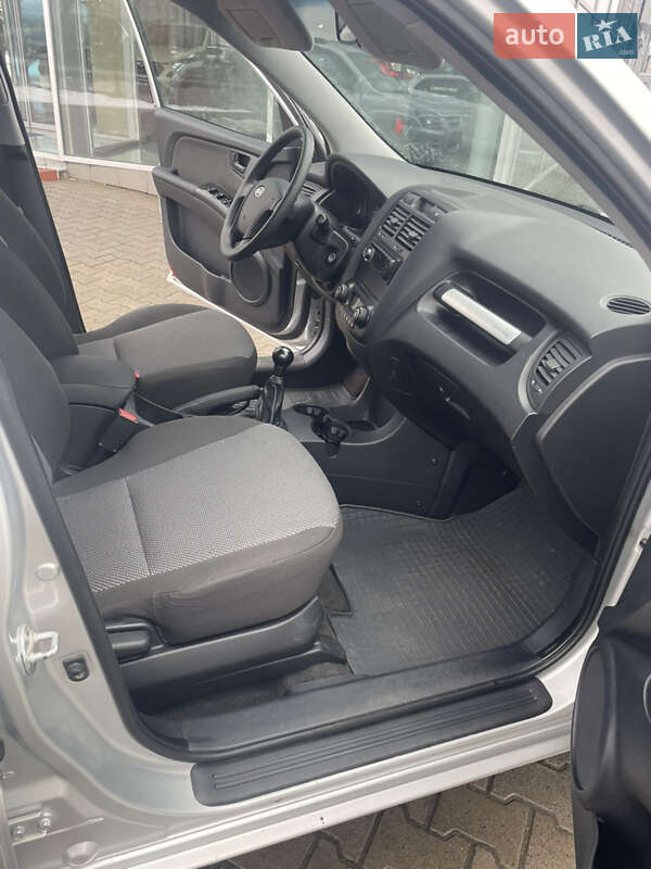 2008 kia sportage