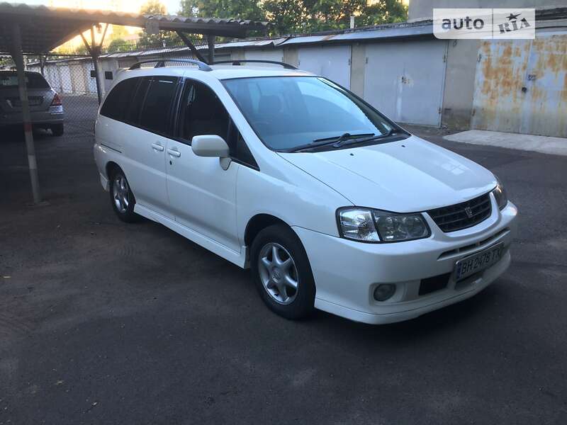 1999 nissan prairie