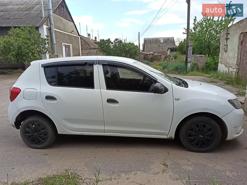 2013 dacia sandero