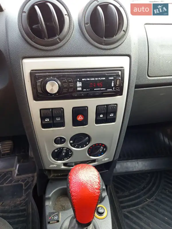 2008 dacia logan