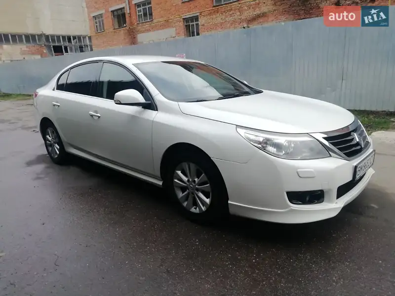 2011 renault latitude