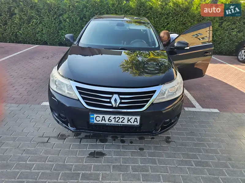 2011 renault latitude