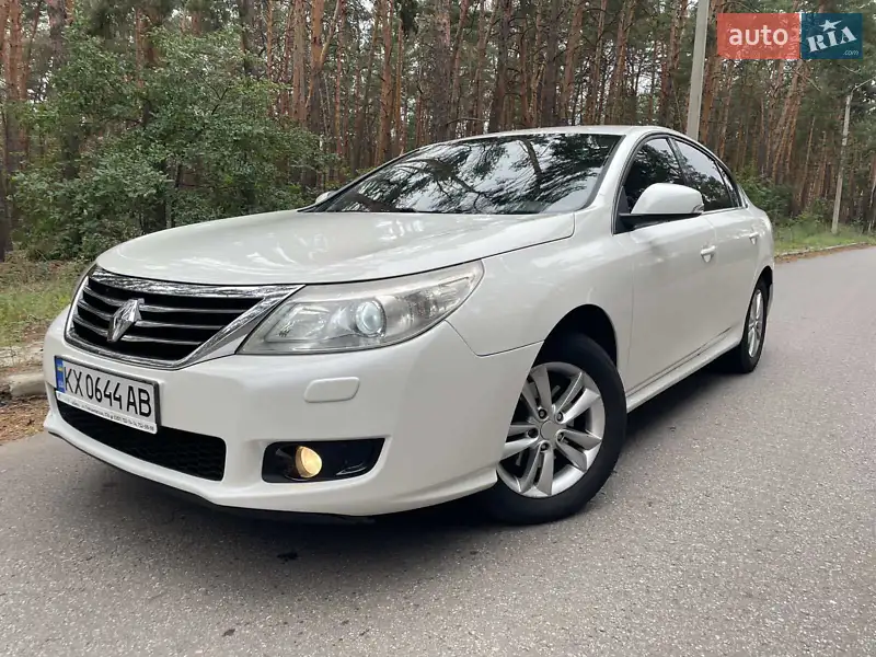 2011 renault latitude