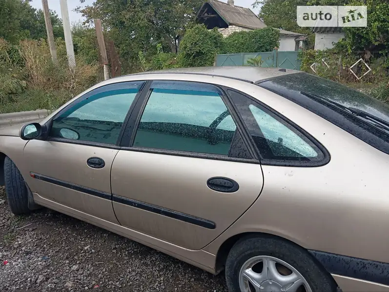 1998 renault laguna