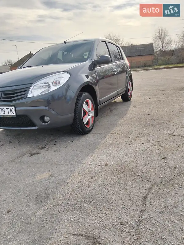2010 renault sandero