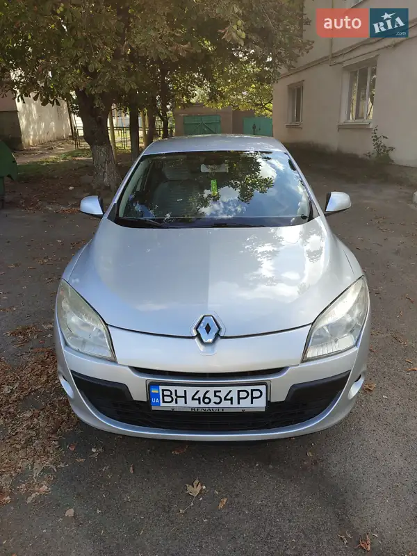 2010 renault megane