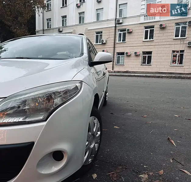 2010 renault megane