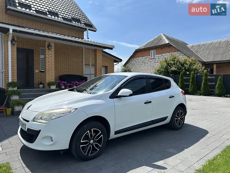 2010 renault megane