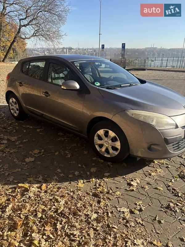 2010 renault megane