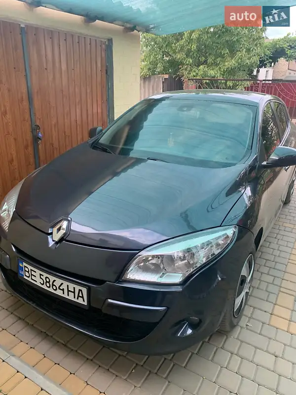 2010 renault megane