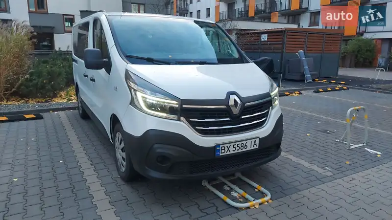 2020 renault trafic