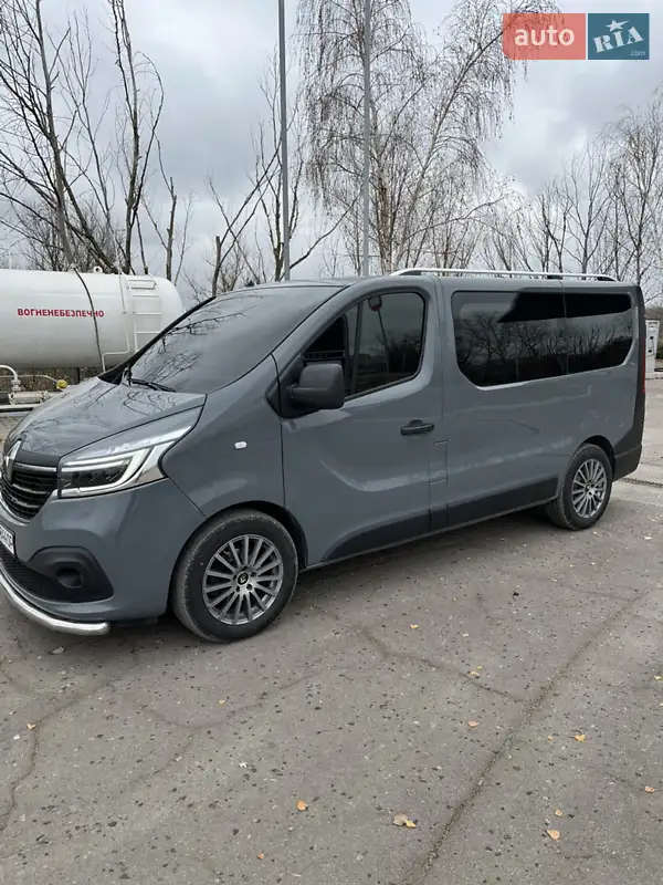 2020 renault trafic