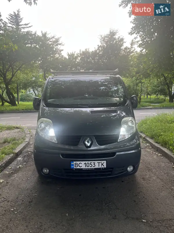 2012 renault trafic