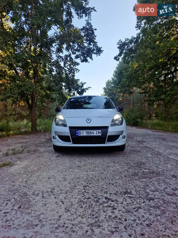 2011 renault megane scenic