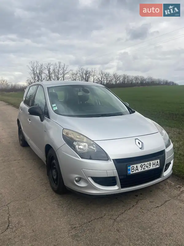 2011 renault megane scenic