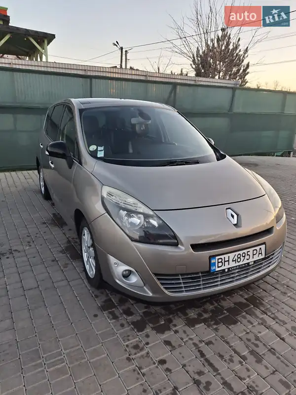 2011 renault megane scenic