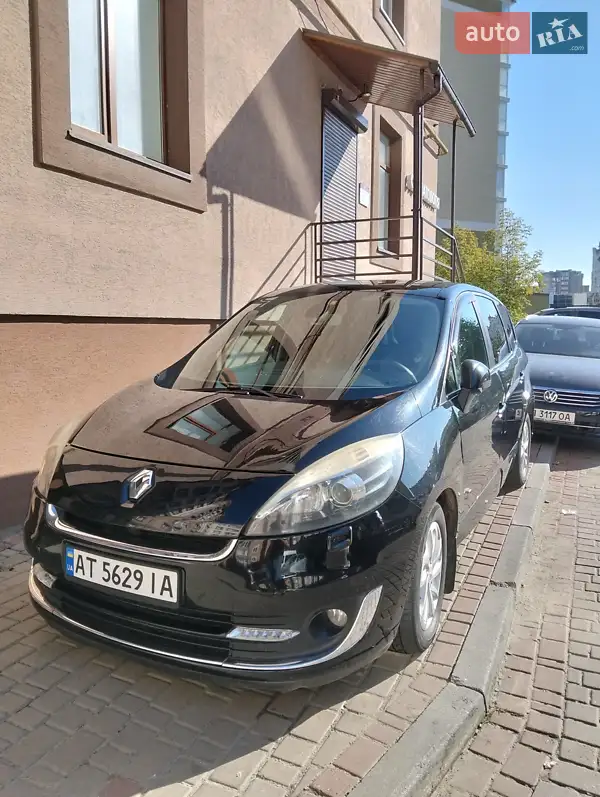 2012 renault grand scenic