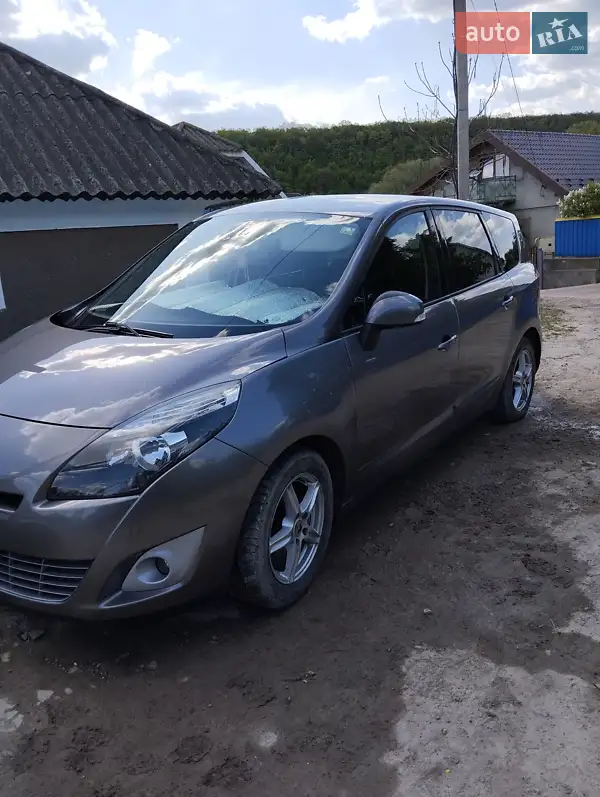 2009 renault grand scenic
