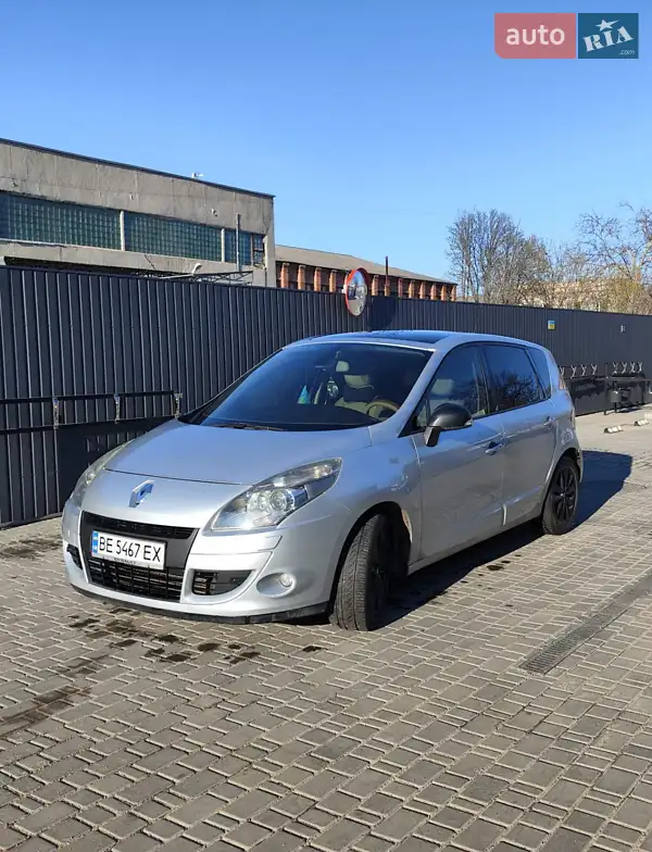 2011 renault megane scenic