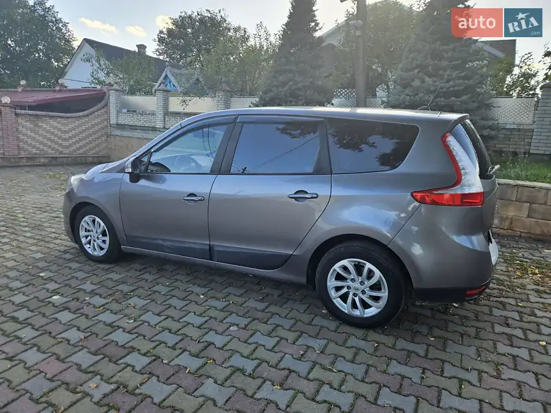 2012 renault grand scenic