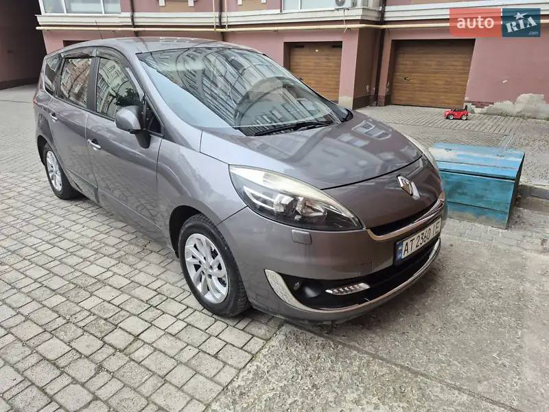 2012 renault grand scenic