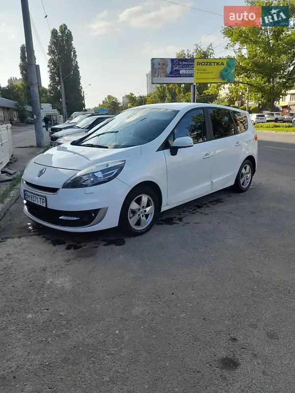 2012 renault grand scenic