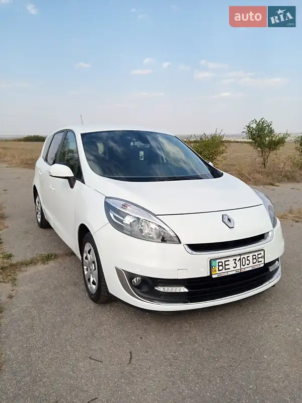 2013 renault grand scenic