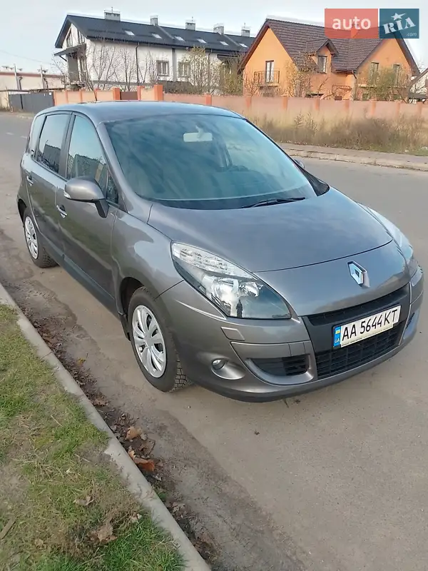 2011 renault scenic